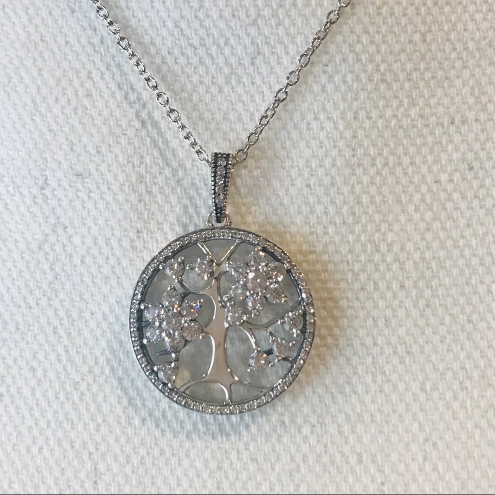 🌳 Tree of Life Necklace - Picture 5 of 8